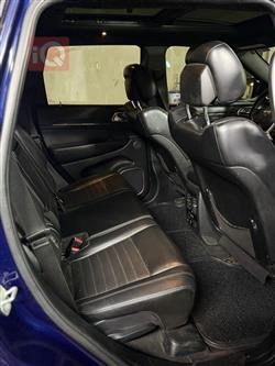 جیپ گراند شیرۆکی